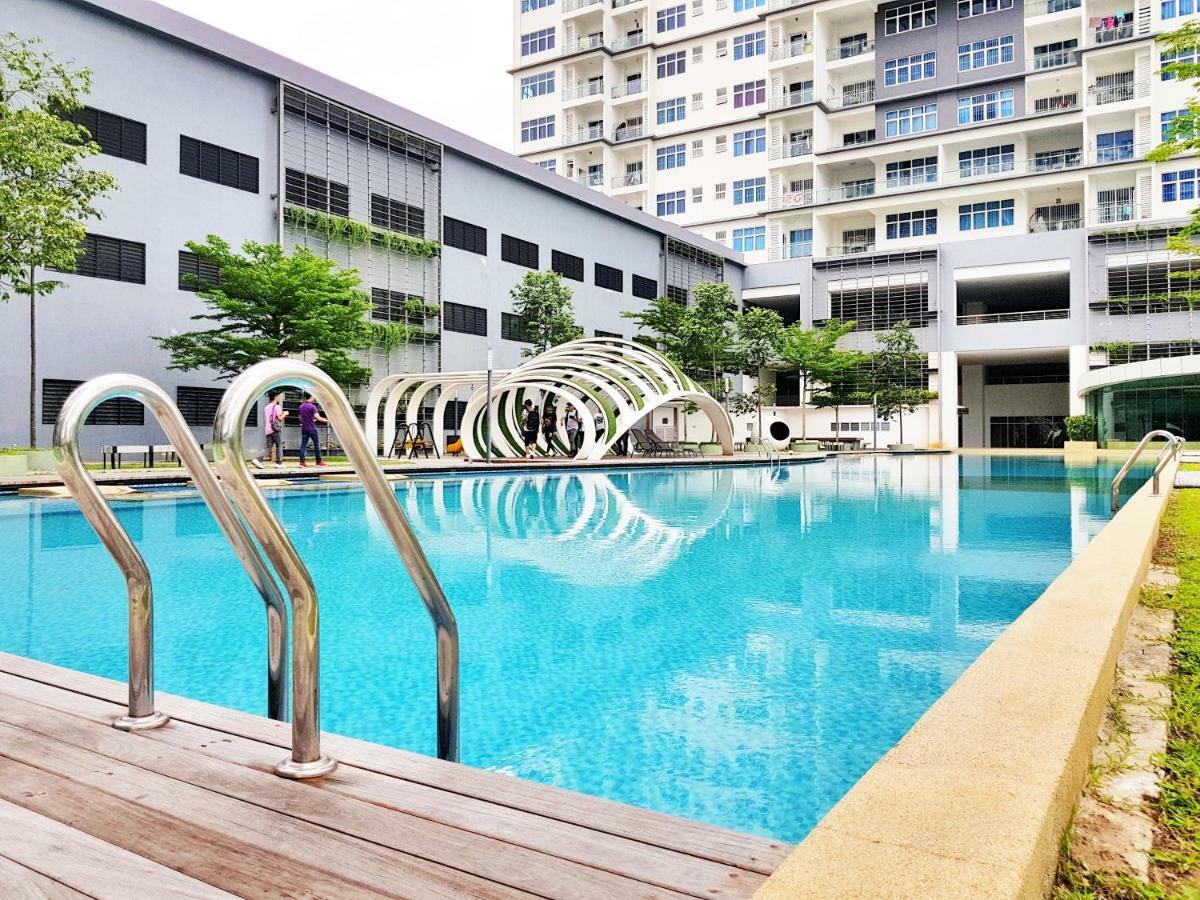 No.5 The Mint @ Puchong Center Near Ioi Mall Exterior photo