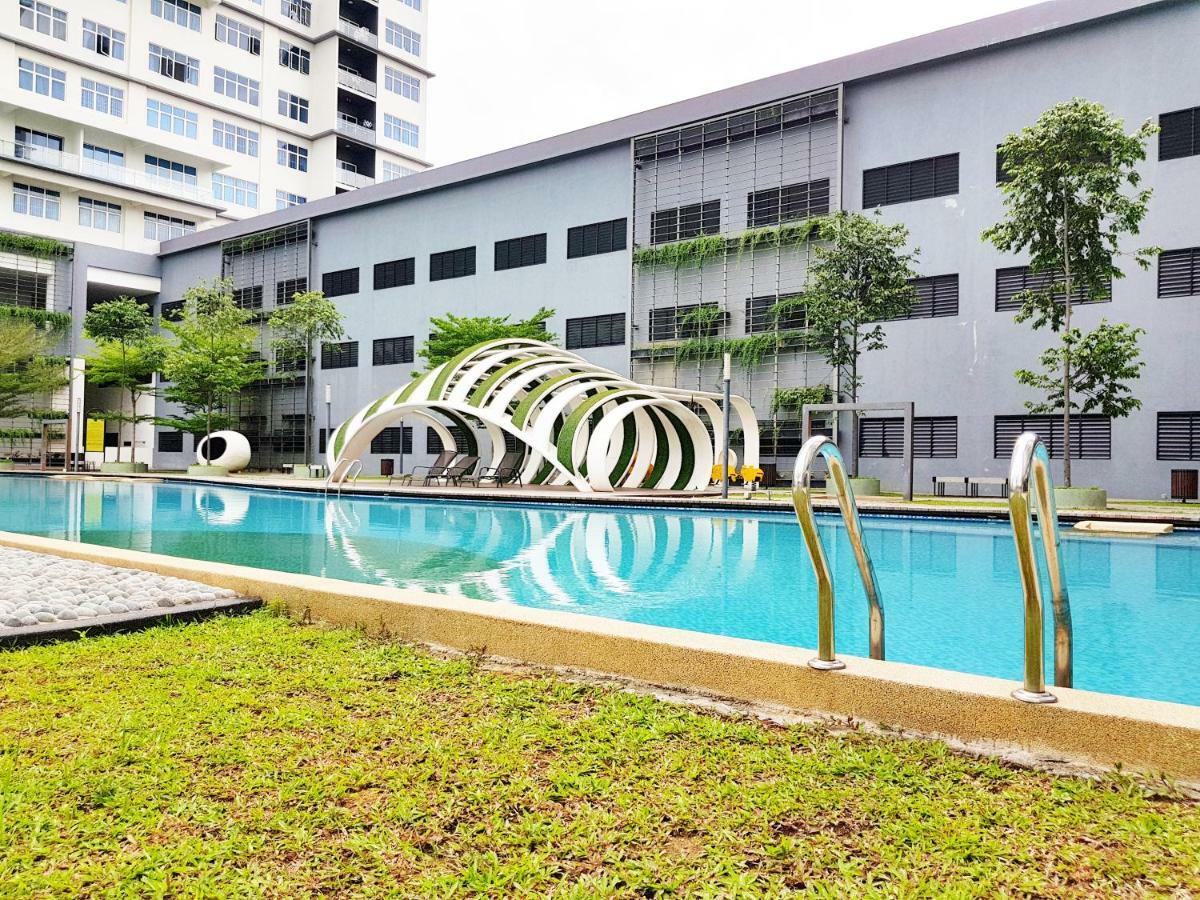 No.5 The Mint @ Puchong Center Near Ioi Mall Exterior photo